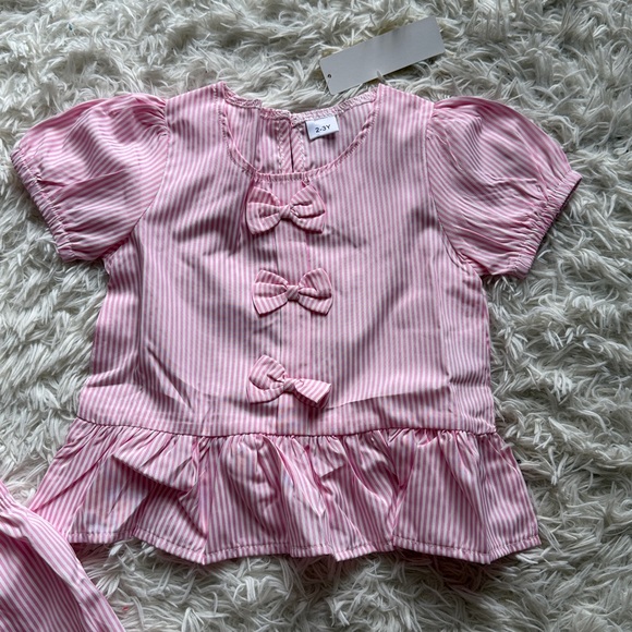 Pink Striped Outfit Set - Picture 3 of 4
